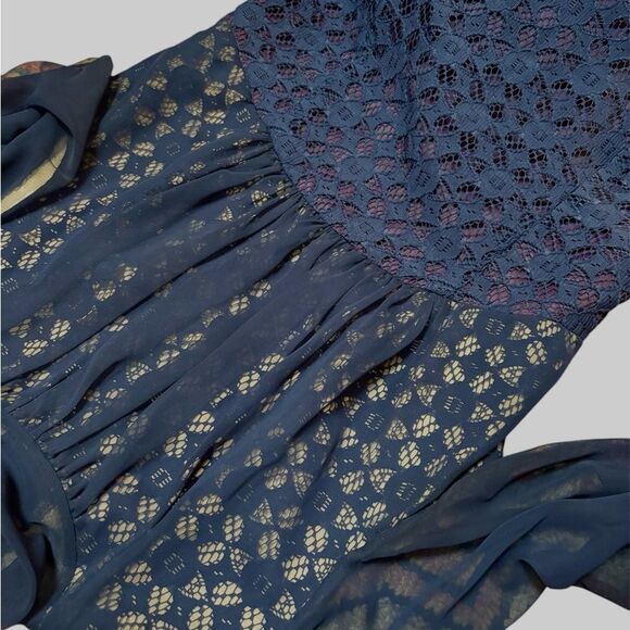 Vintage Union-Made Navy Blue Lace Dress with Sheer Sleeves | EUC | Size XS (0-2) - Picture 9 of 9